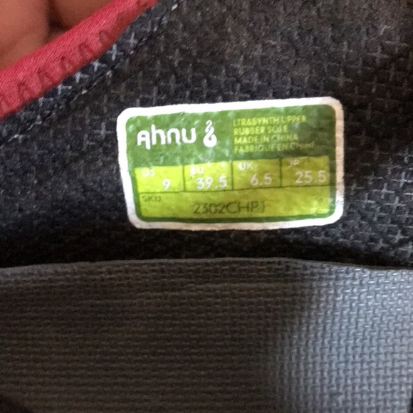 Ahnu Women’s Red Mary Jane Comfort Shoes Size 9 - Picture 6 of 6